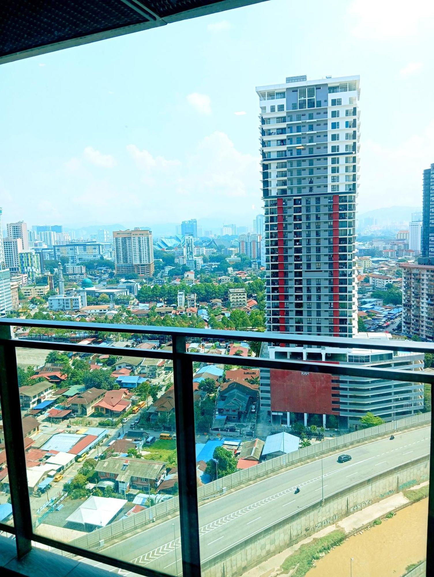 The Summer Suites At Kualalumpur Куала-Лумпур Экстерьер фото